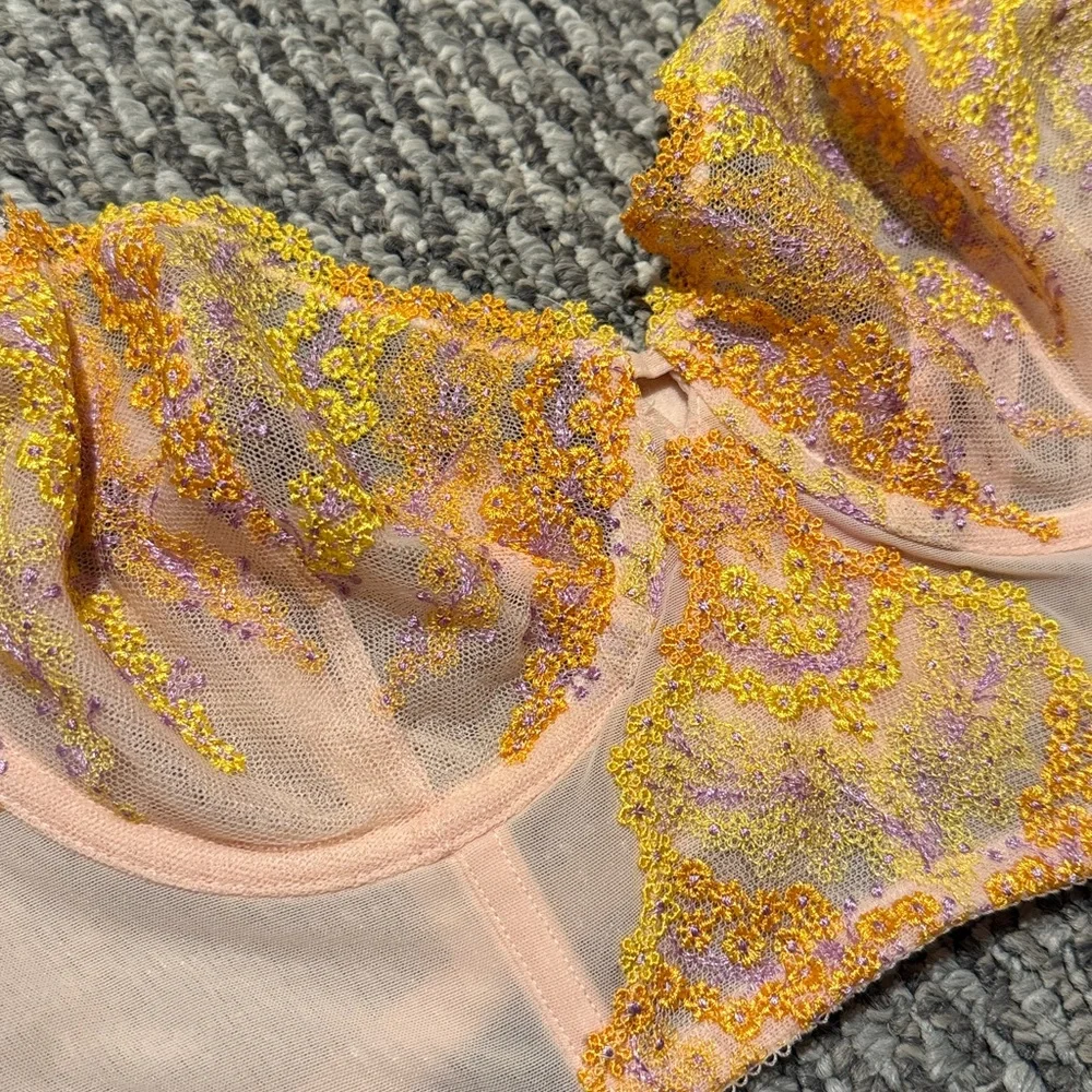 Victoria’s Secret corset mesh bra - Picture 2 of 5